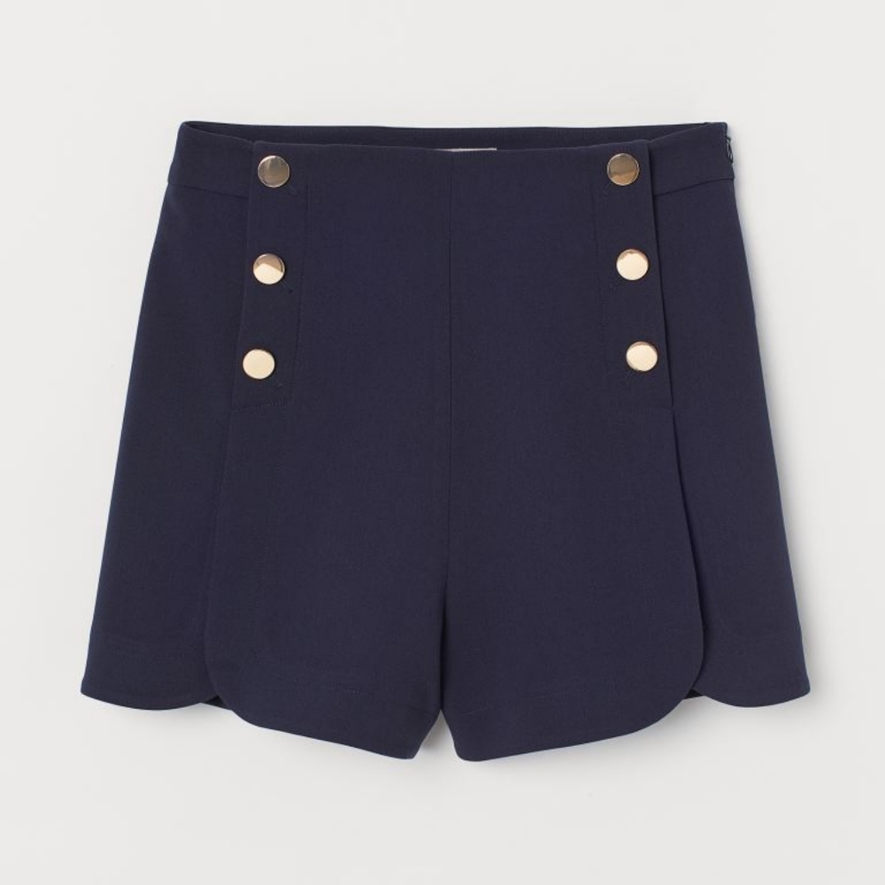 NWT H&M Scallop Shorts